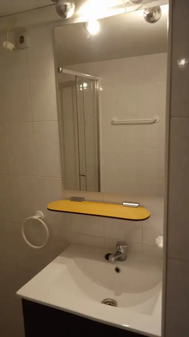 Badezimmer von Wohnungen zur Miete in Sevilla