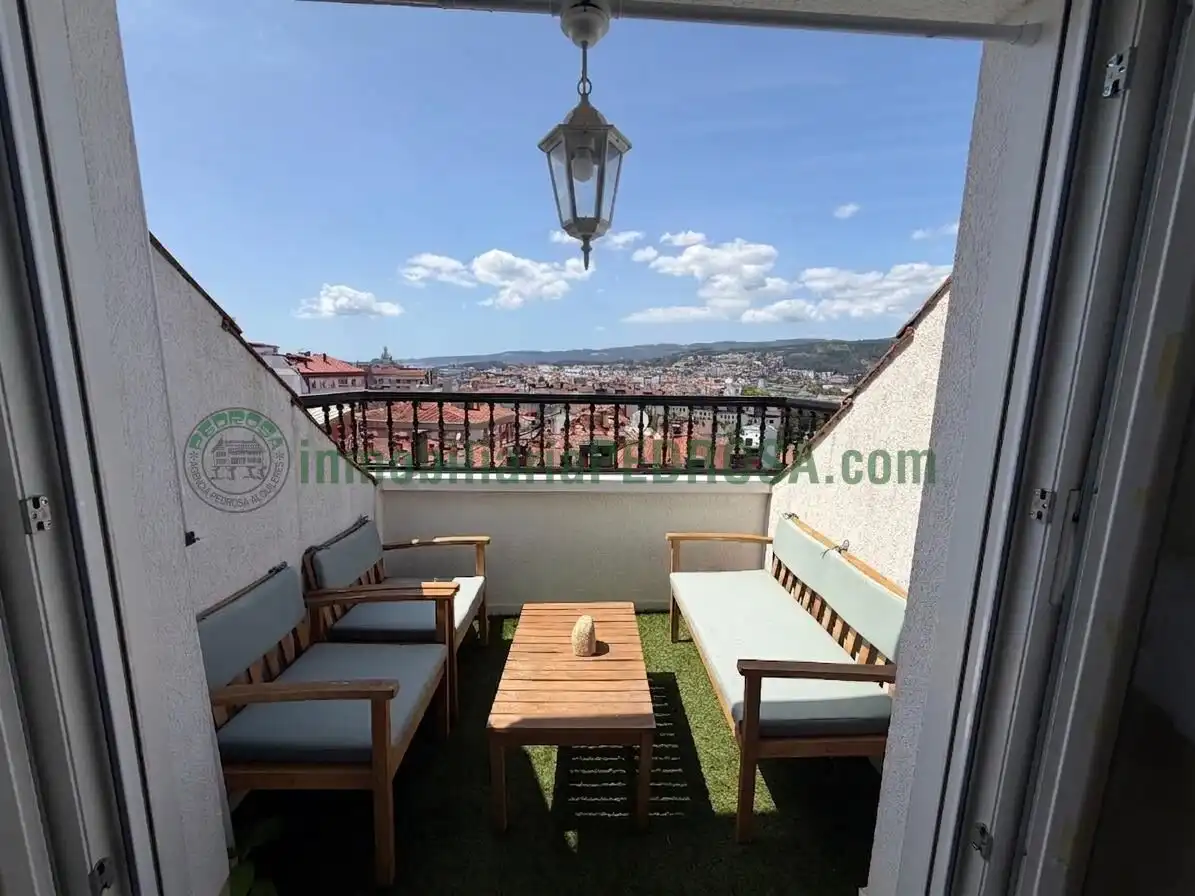 Terraza de Ático en venta en Pontevedra Capital  con Calefacción y Terraza
