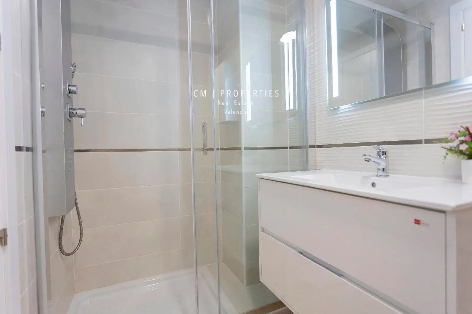 Baño de Piso en venta en Cabanes con Aire acondicionado, Calefacción y Terraza