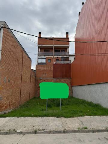 Terreno residencial en Venta en Carrer de la Pobla de Segur en Secà de Sant Pere