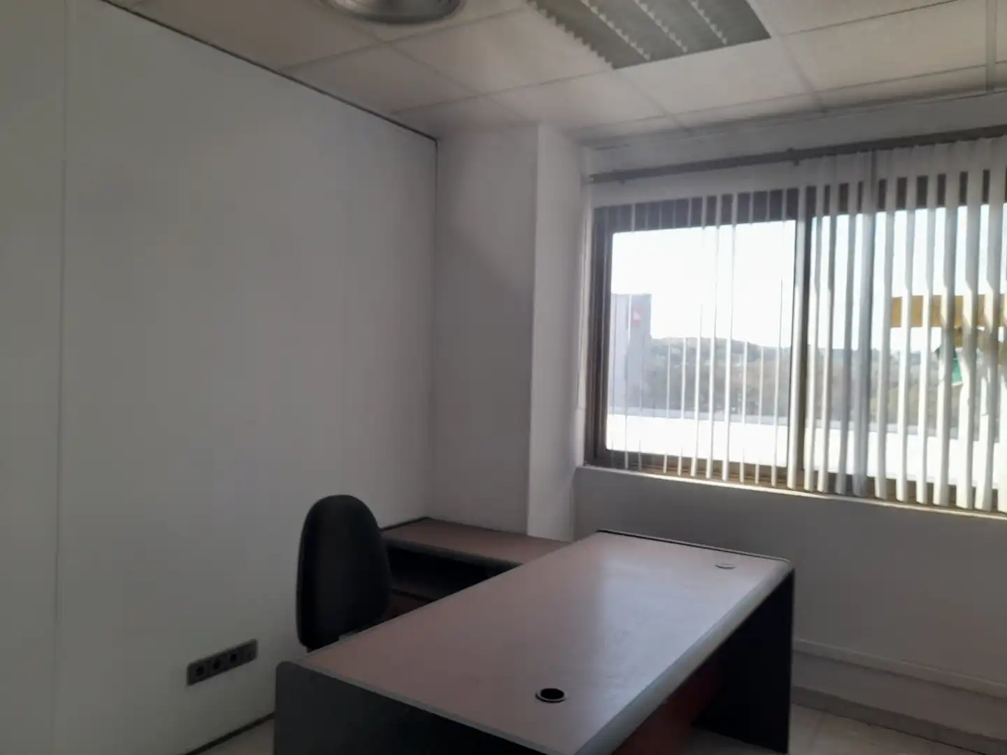 Büro zur Miete in Ripollet mit Klimaanlage, Heizung und Möbliert