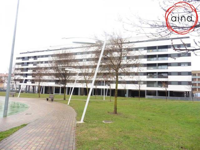 Local comercial en Alquiler en Plaza Republica Saharaui, 15 en Berriozar