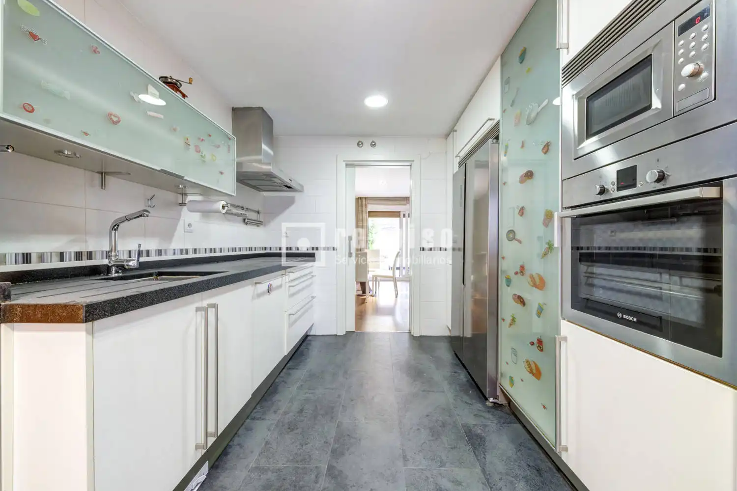 Kitchen of Houses for sale in Pozuelo de Alarcón  with Air Conditioner, Heating and Private garden