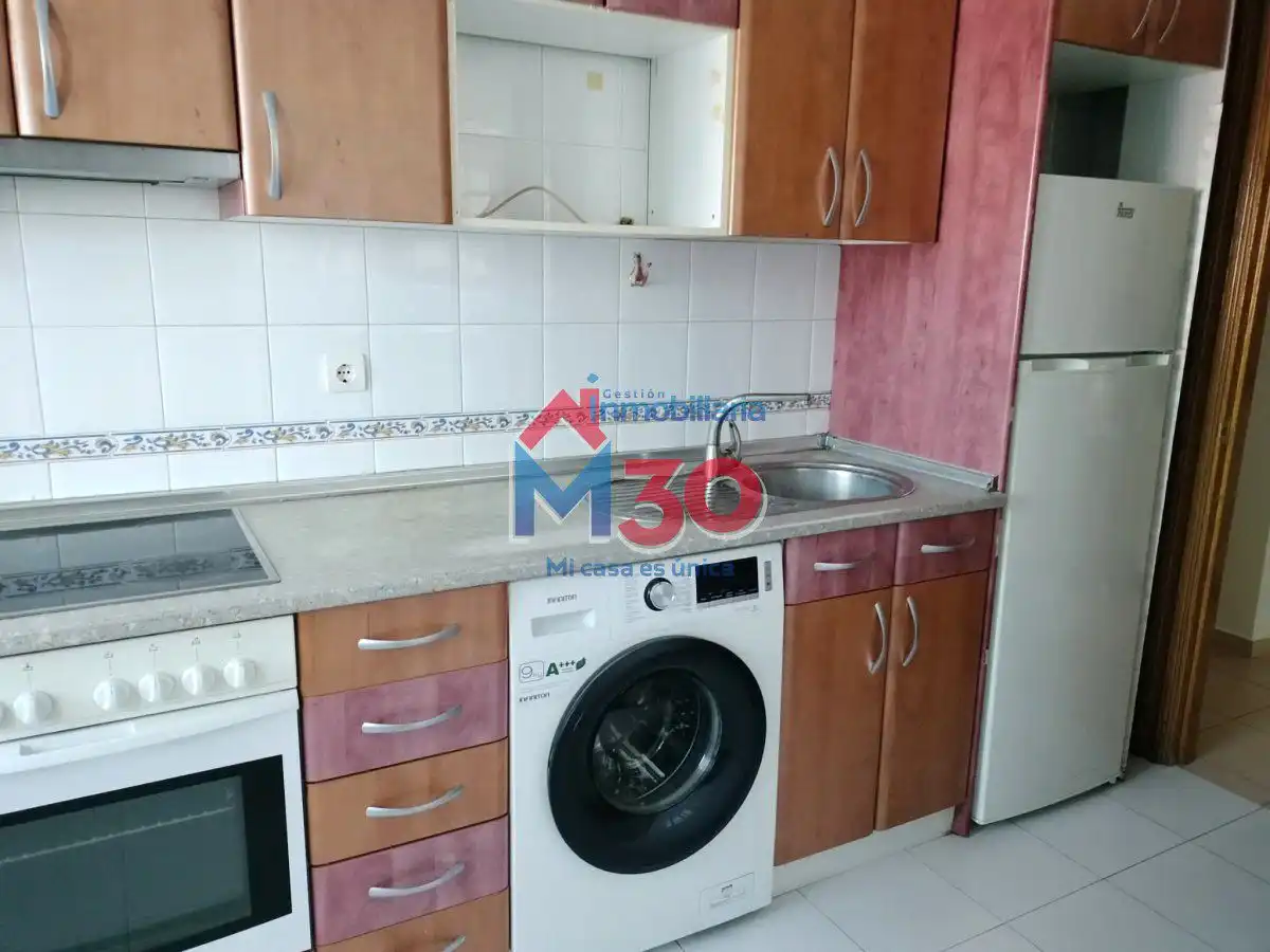 Cocina de Apartamento en venta en Miranda de Ebro con Calefacción, Trastero y Balcón