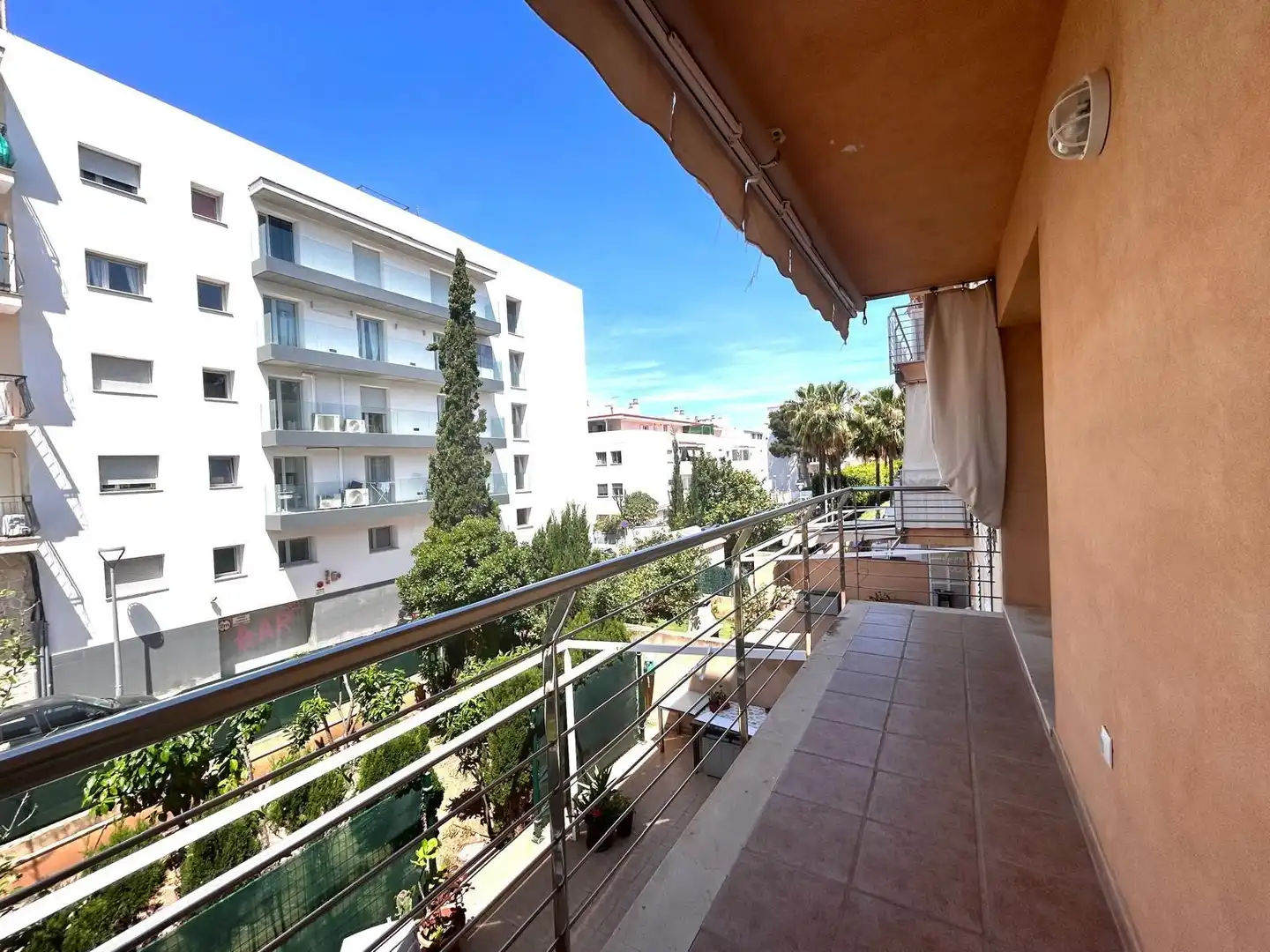Vista exterior de Pis de lloguer en  Palma de Mallorca amb Jardí privat, Moblat i Balcó