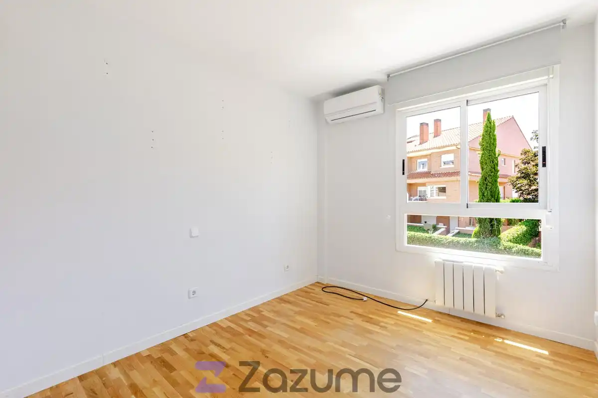 Dormitori de Pis de lloguer en Las Rozas de Madrid amb Aire condicionat, Calefacció i Parquet