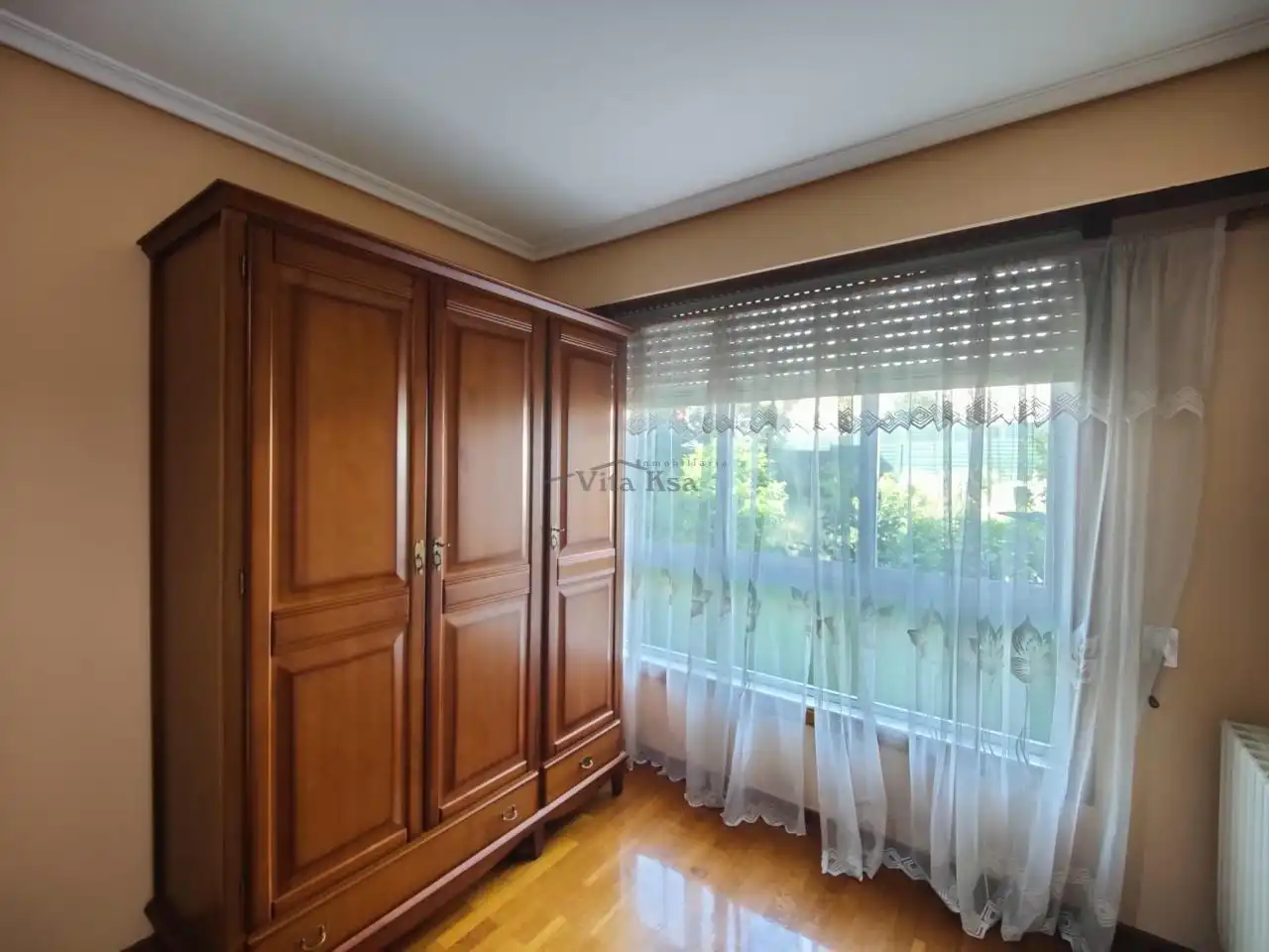 Dormitori de Pis de lloguer en Ourense Capital  amb Calefacció, Parquet i Traster