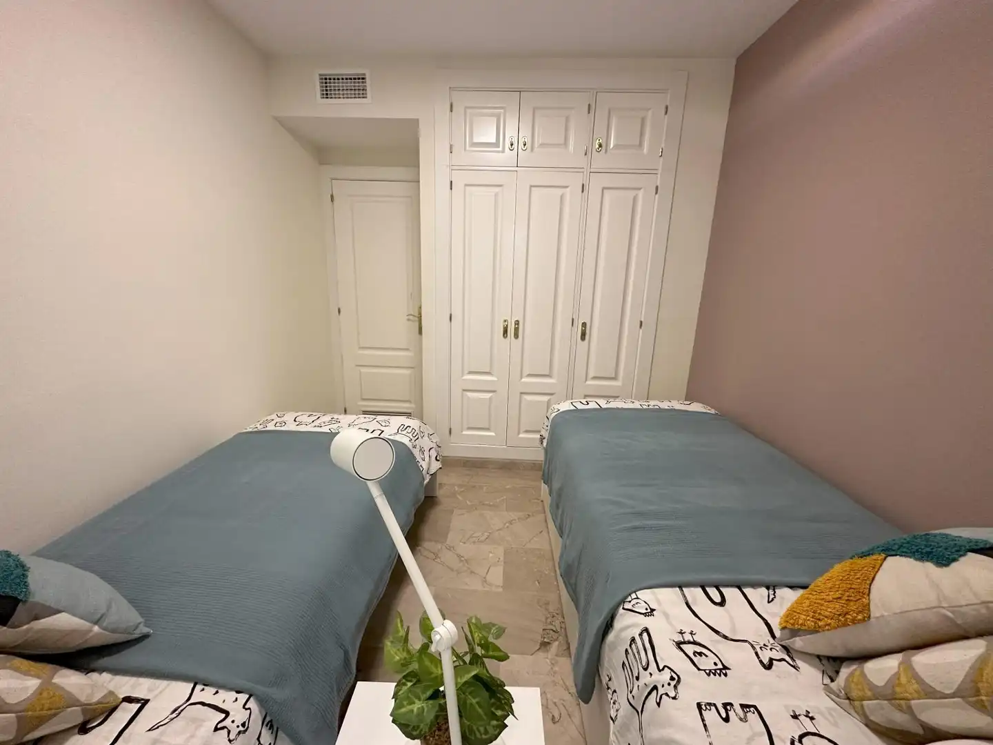 Bedroom of Flat for sale in Torremolinos  with Air Conditioner, Terrace and Community pool