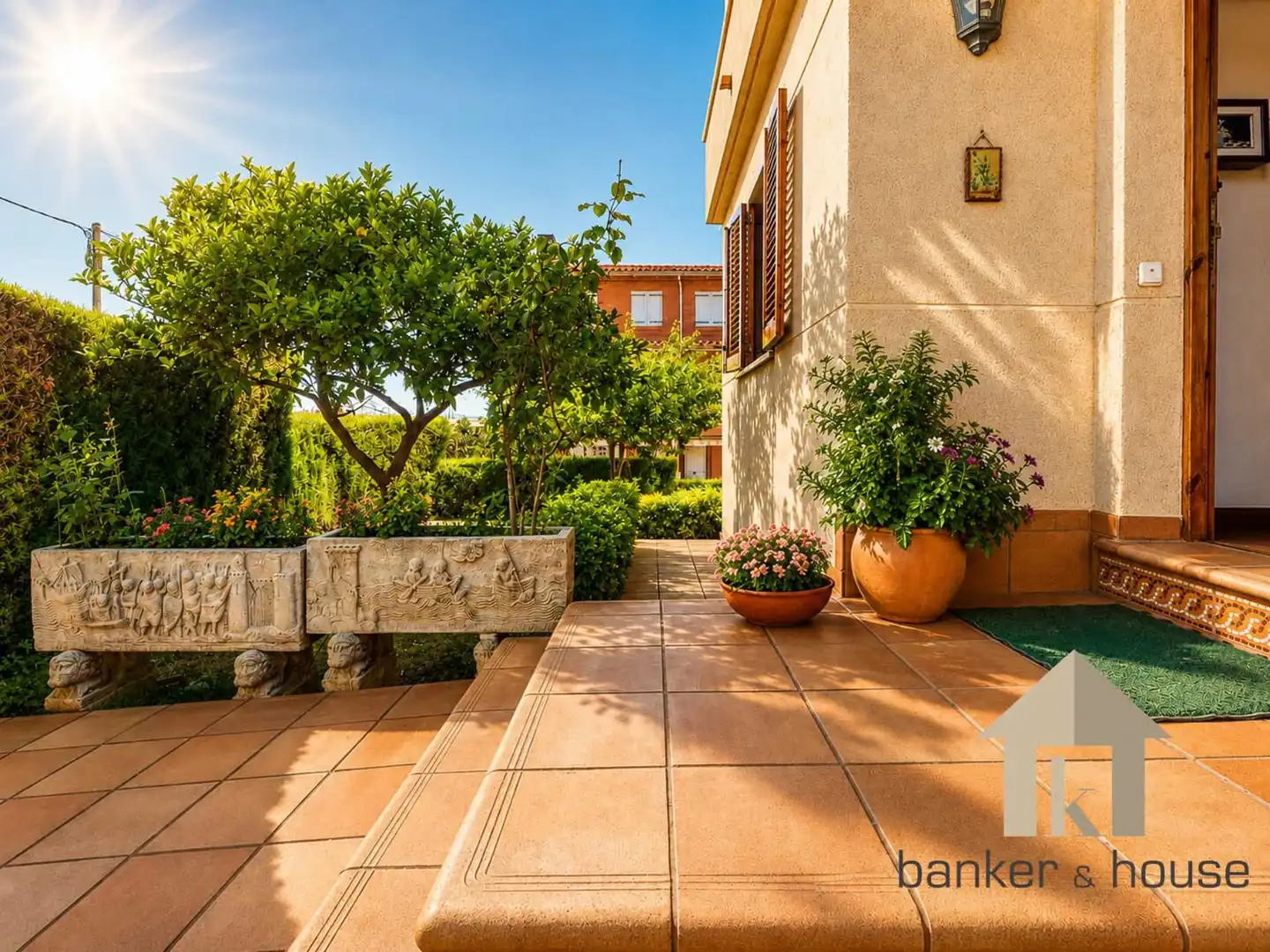 Vista exterior de Casa o xalet en venda en Cerdanyola del Vallès amb Aire condicionat, Calefacció i Jardí privat