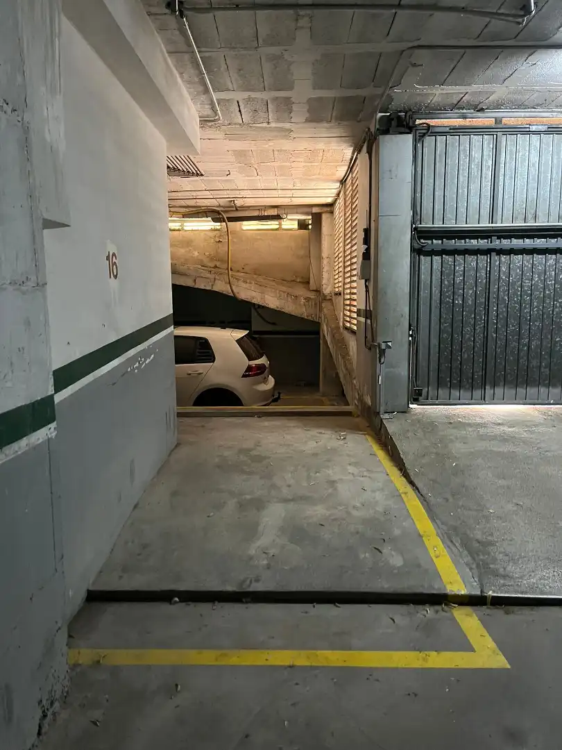 Parking de Piso en venta en Vic con Calefacción, Amueblado y Horno