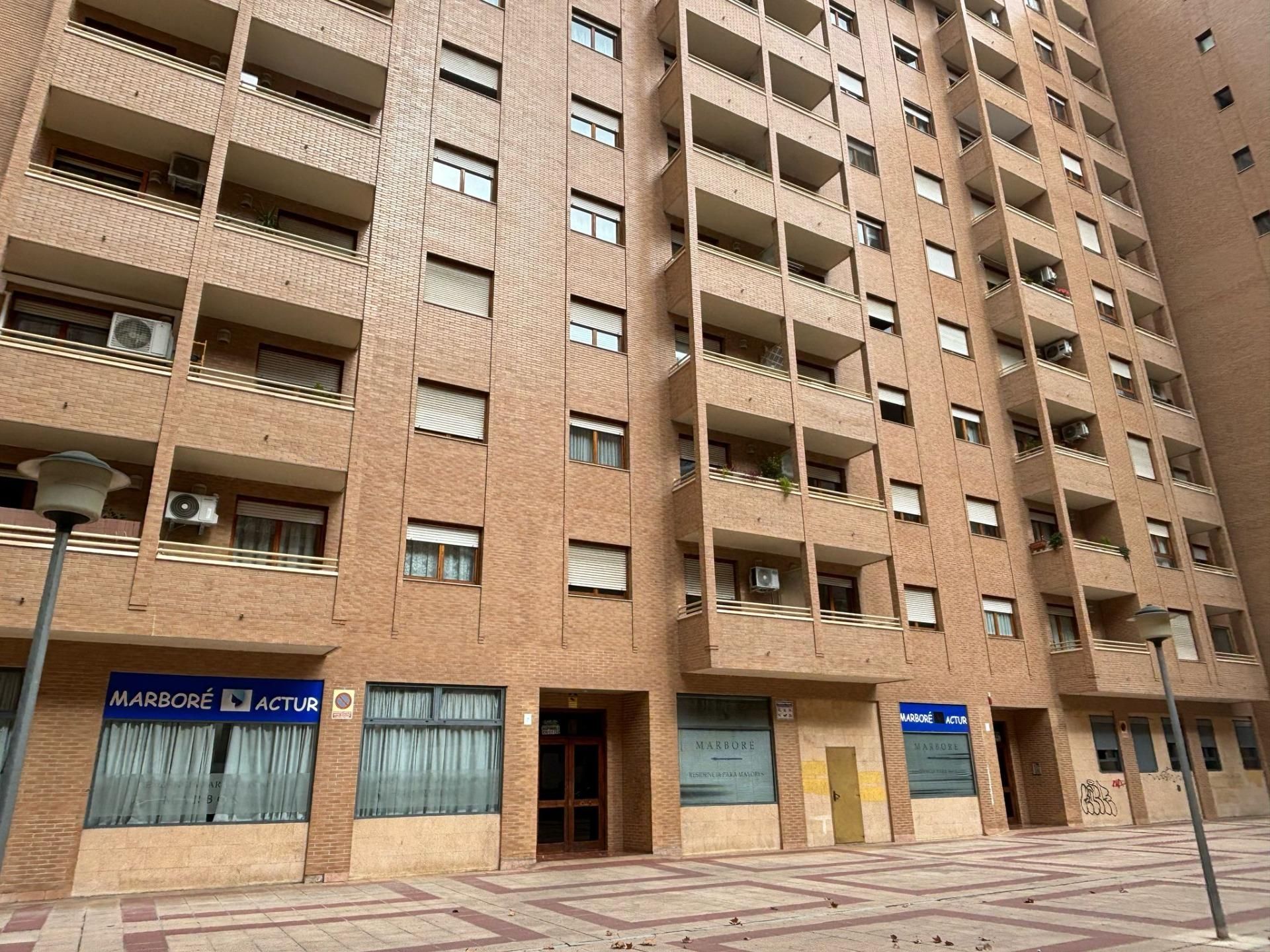 Vista exterior de Pis en venda en  Zaragoza Capital amb Calefacció i Terrassa