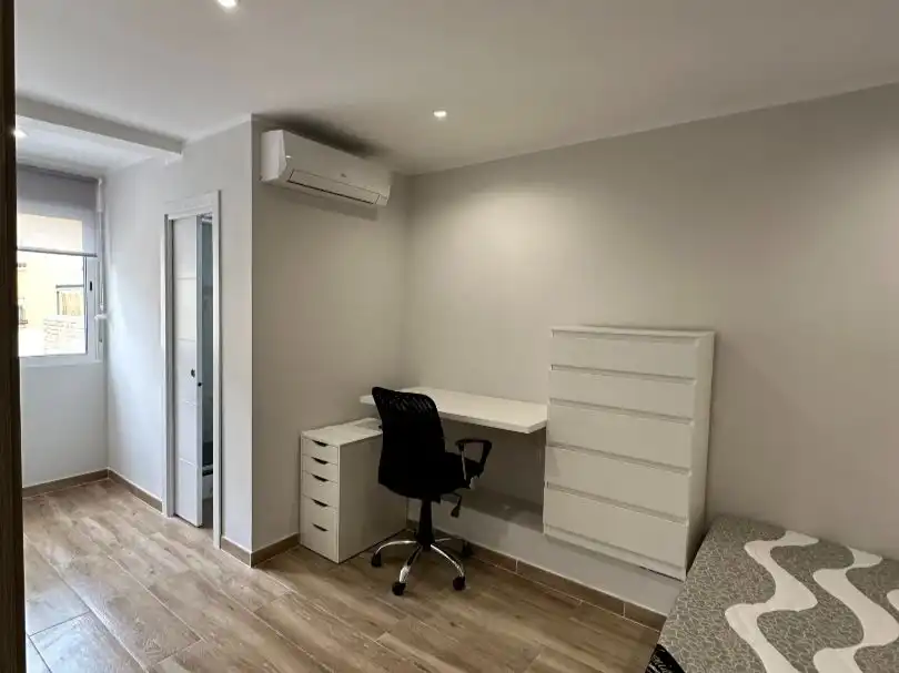Habitación de Piso en venta en  Valencia Capital con Aire acondicionado y Balcón