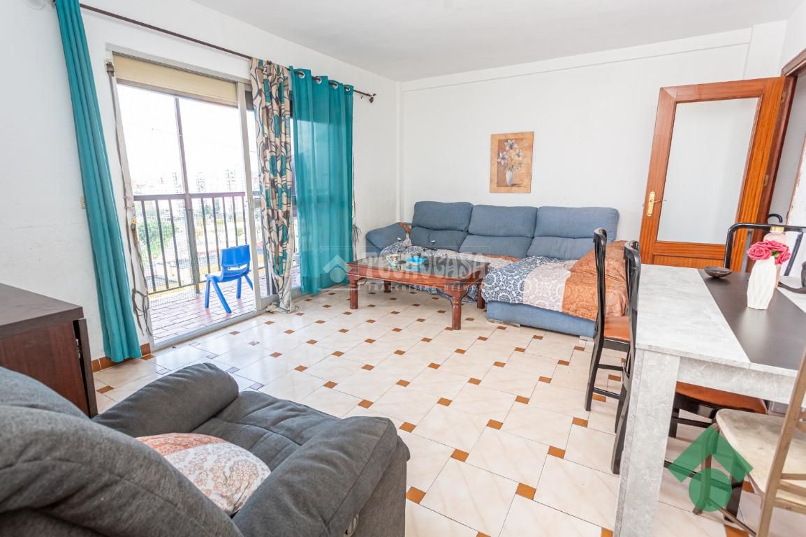 Living room of Flat for sale in Algeciras  with Furnished and Balcony