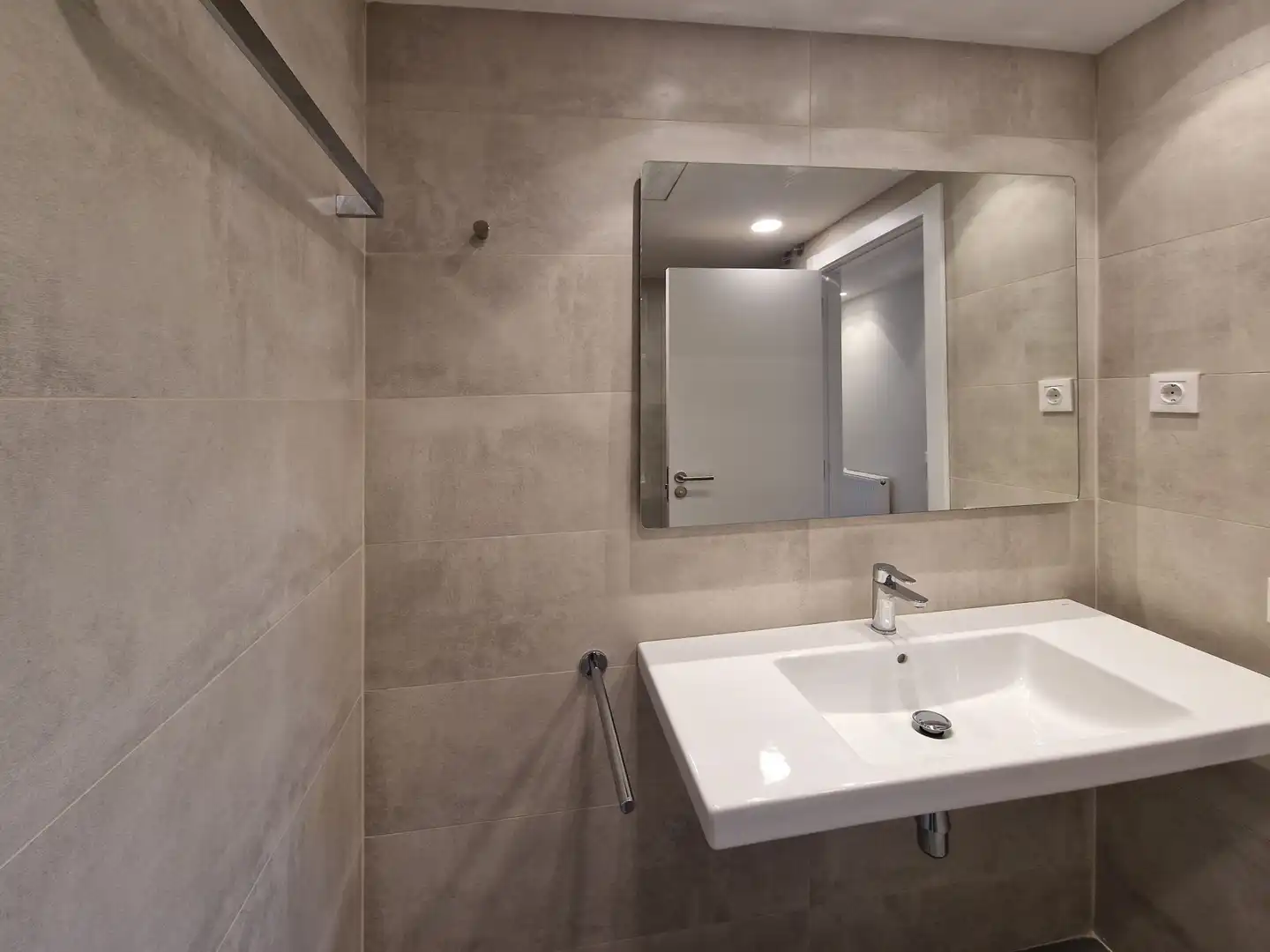 Baño de Piso de alquiler en Girona con Aire acondicionado, Calefacción y Trastero
