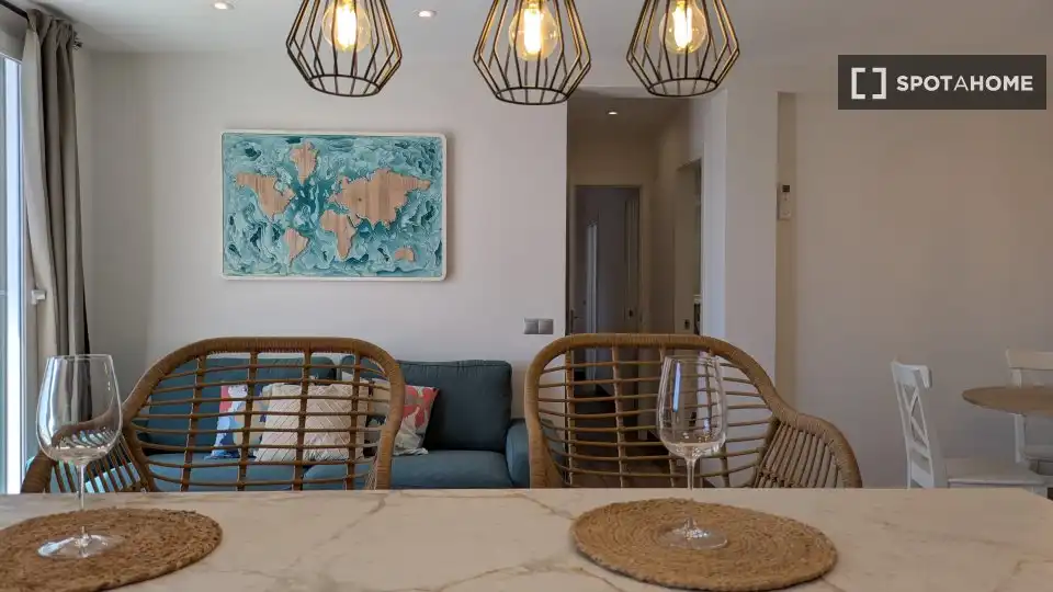 Menjador de Apartament per a compartir en Málaga amb Aire condicionat, Terrassa i Moblat