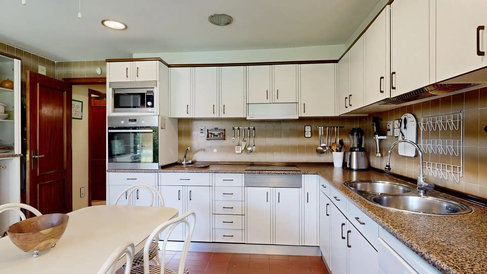 Cocina de Casa o chalet en venta en Zaragoza con Aire acondicionado, Calefacción y Jardín privado