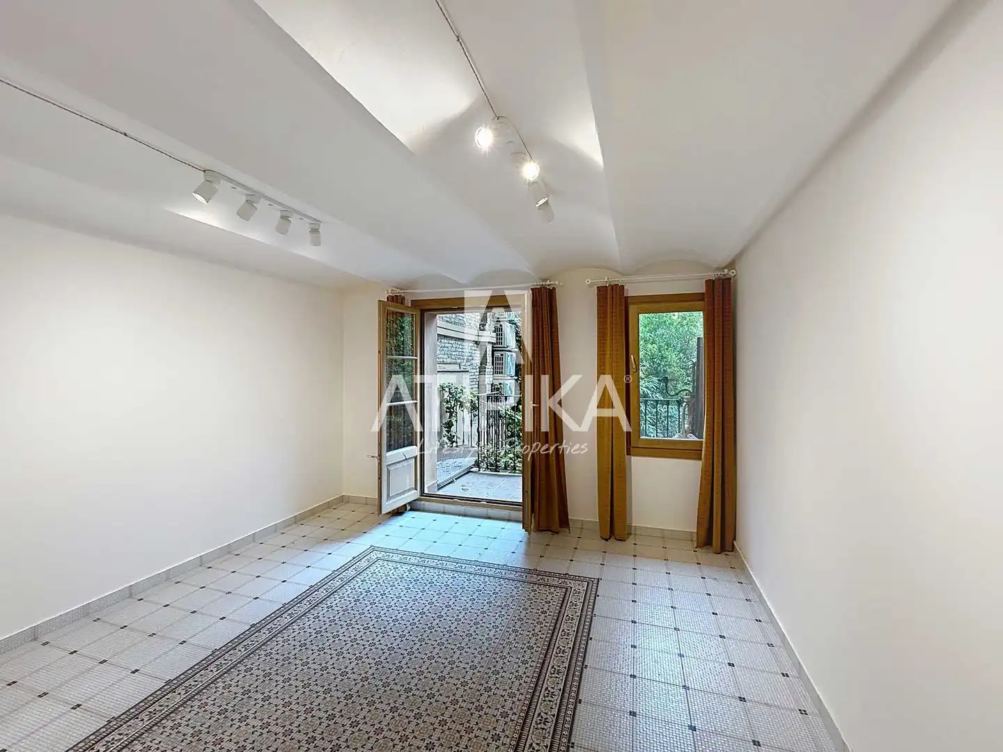 Duplexes for rent in Barcelona  with Air Conditioner, Terrace and Furnished