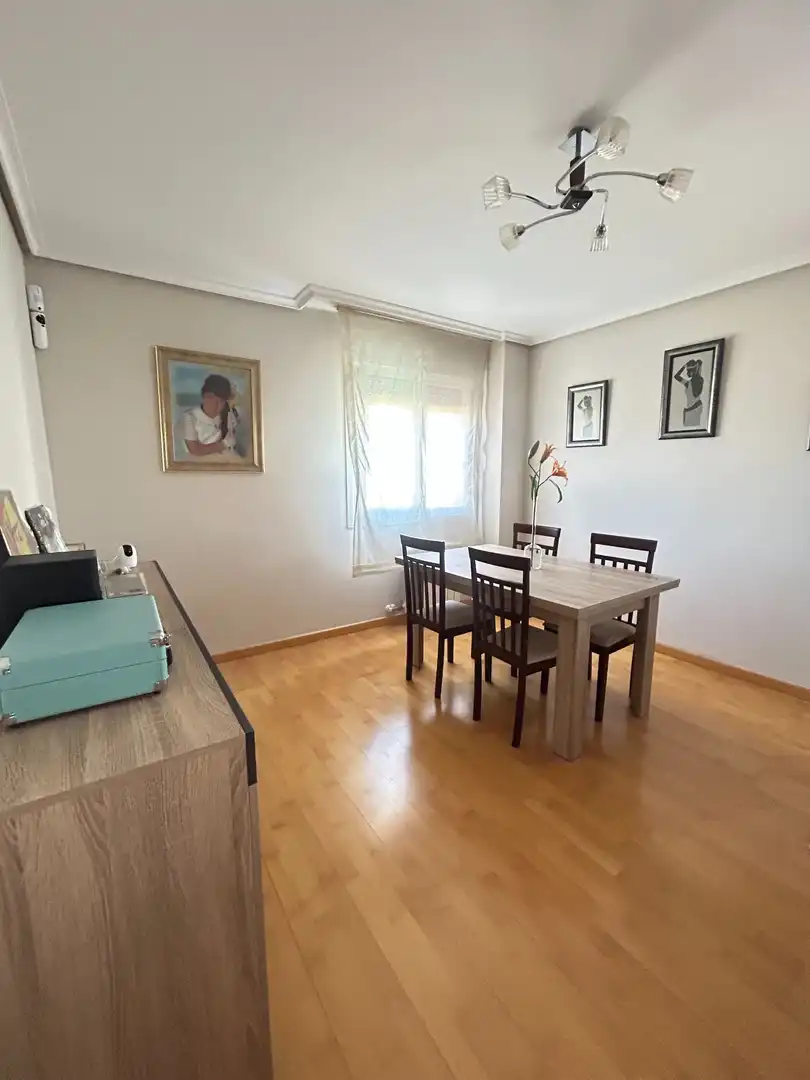 Comedor de Piso en venta en Laguna de Duero con Calefacción y Trastero