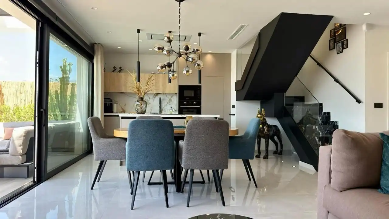 Comedor de Casa o chalet de alquiler en Finestrat con Aire acondicionado, Calefacción y Jardín privado