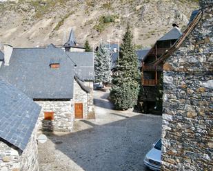 Vista exterior de Casa o xalet en venda en Naut Aran amb Calefacció, Parquet i Terrassa