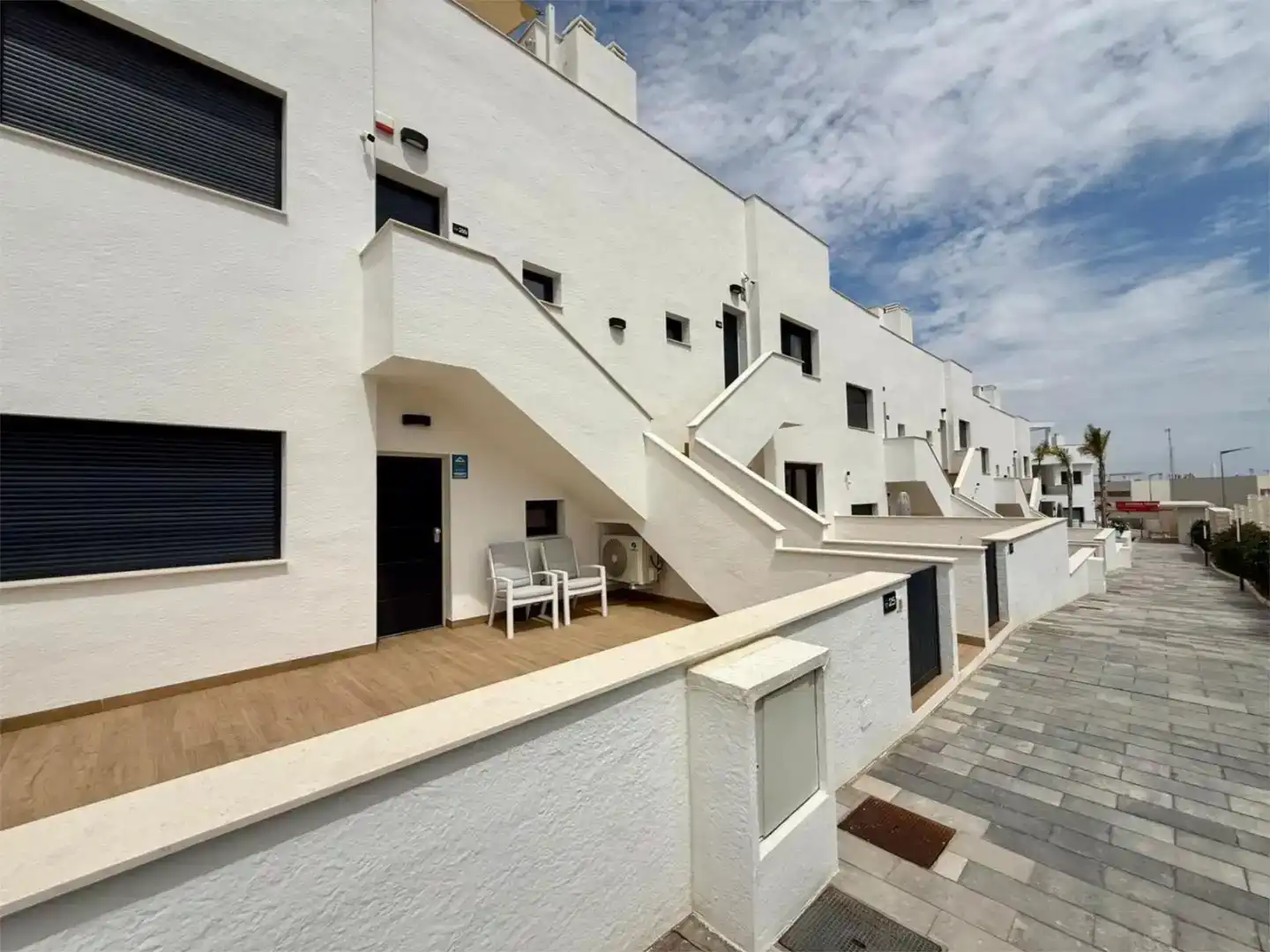 Außenansicht von Wohnung zur Miete in Torrevieja mit Klimaanlage und Schwimmbad