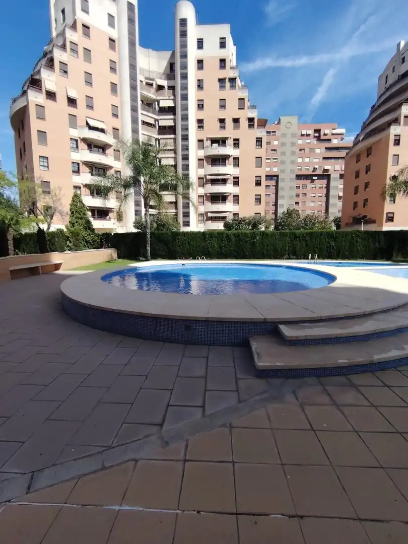 Swimming pool of Flat for sale in Mislata  with Air Conditioner, Private garden and Parquet flooring