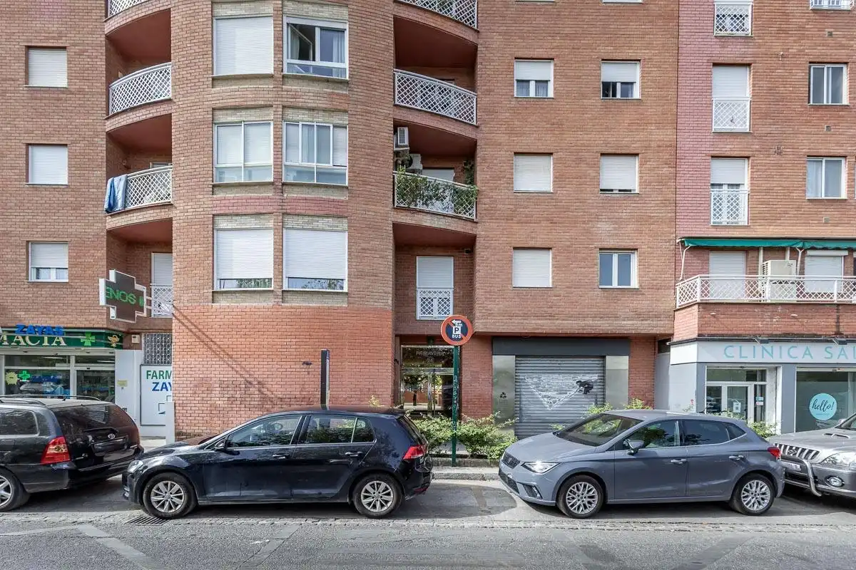 Exterior view of Flat for rent in Granada  with Balcony and Community pool