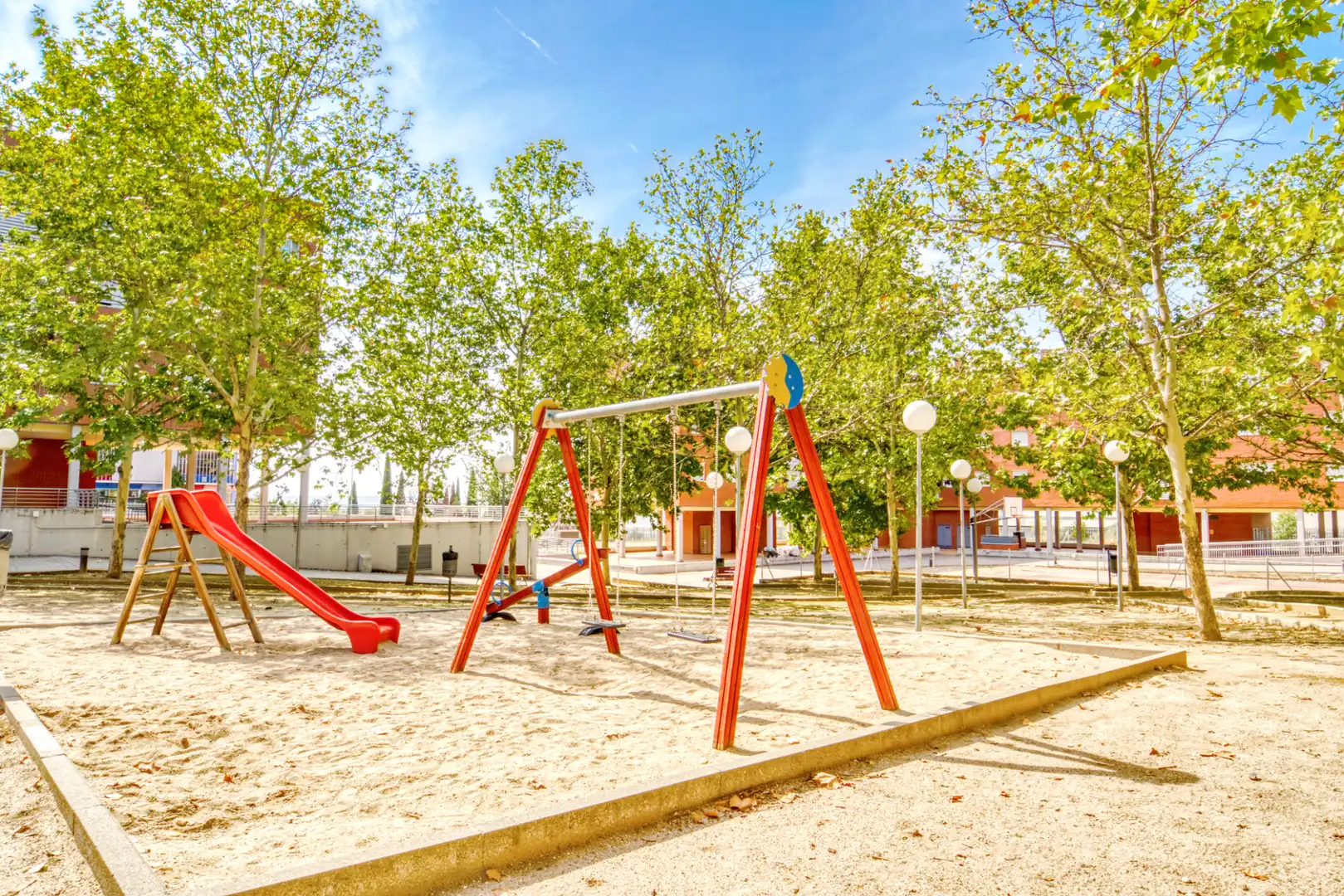 Vista exterior de Pis en venda en Rivas-Vaciamadrid amb Traster i Piscina comunitària
