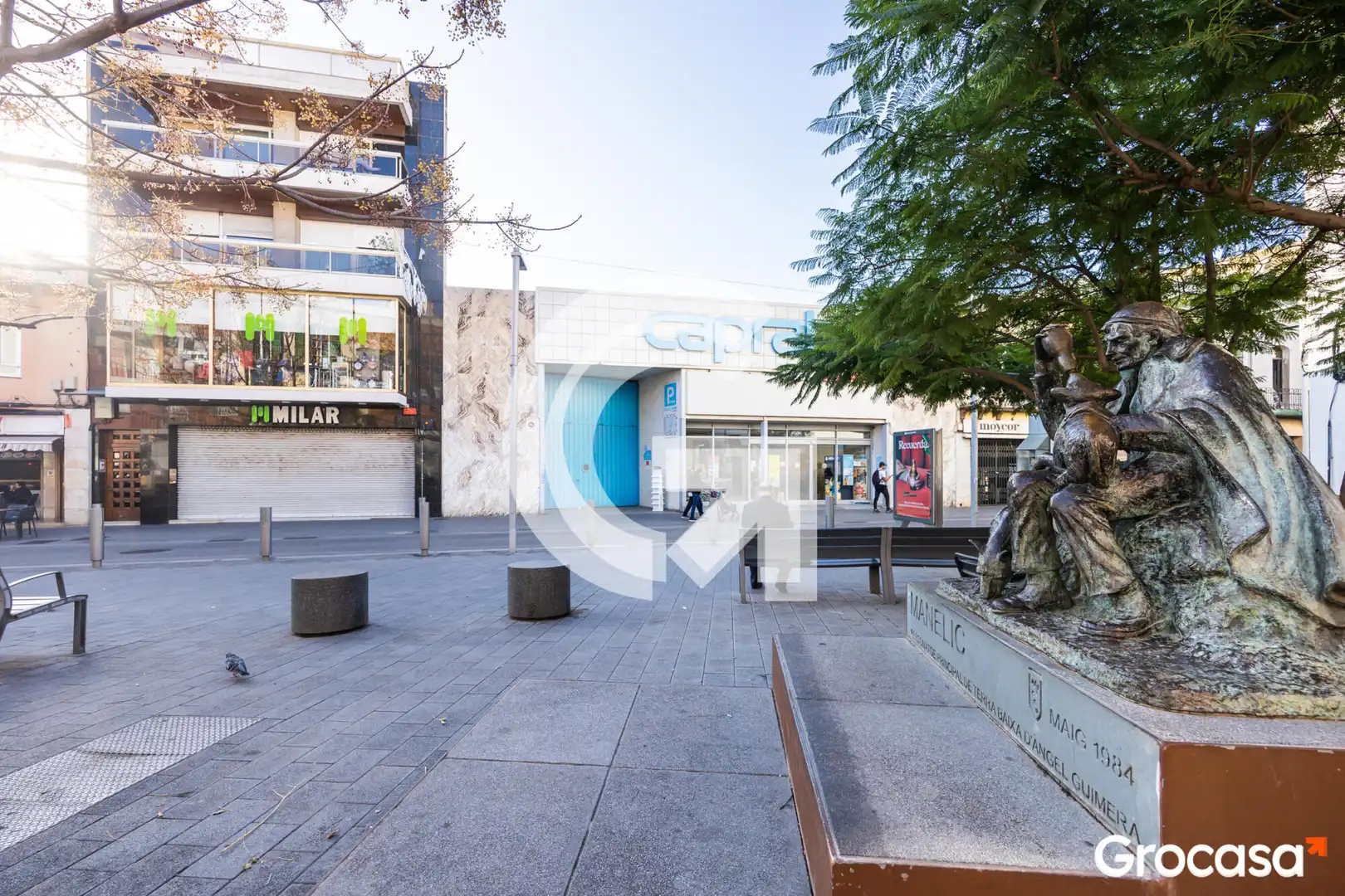 Exterior view of Flat for sale in Santa Coloma de Gramenet  with Oven and Washing machine