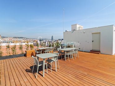 Ufficio con balcone in affitto a Carrer de Ramon Turró