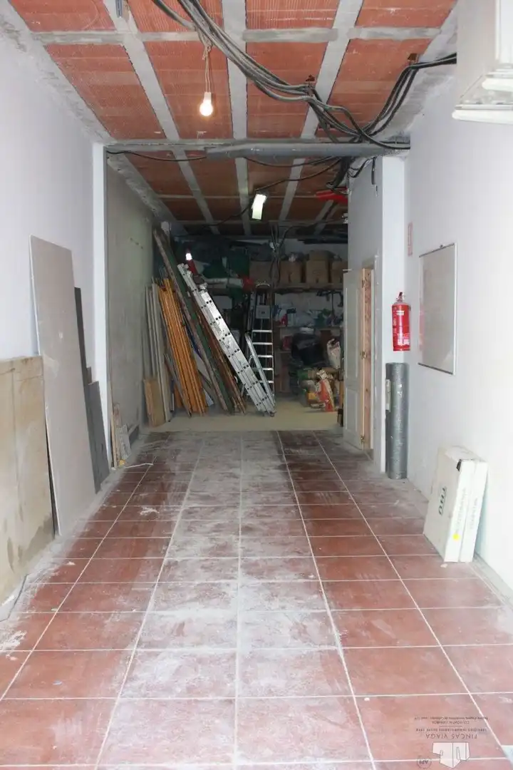 Local comercial en venda a Zona Alta, imagen 4