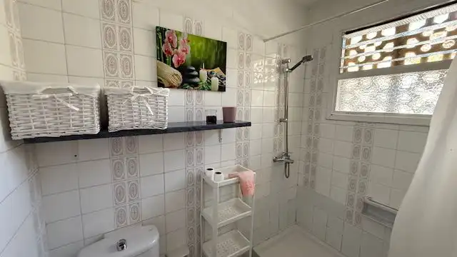 Baño de Piso de alquiler en El Rosario con Parquet, Terraza y Trastero