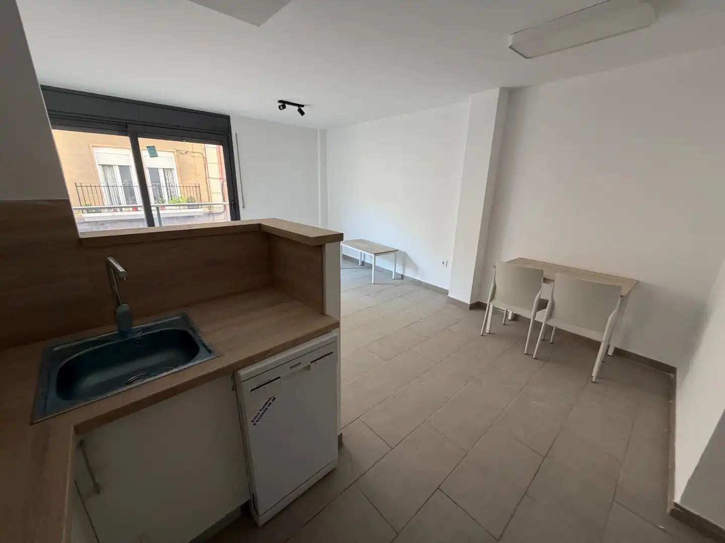 Cuina de Pis en venda en Lleida amb Aire condicionat, Calefacció i Moblat