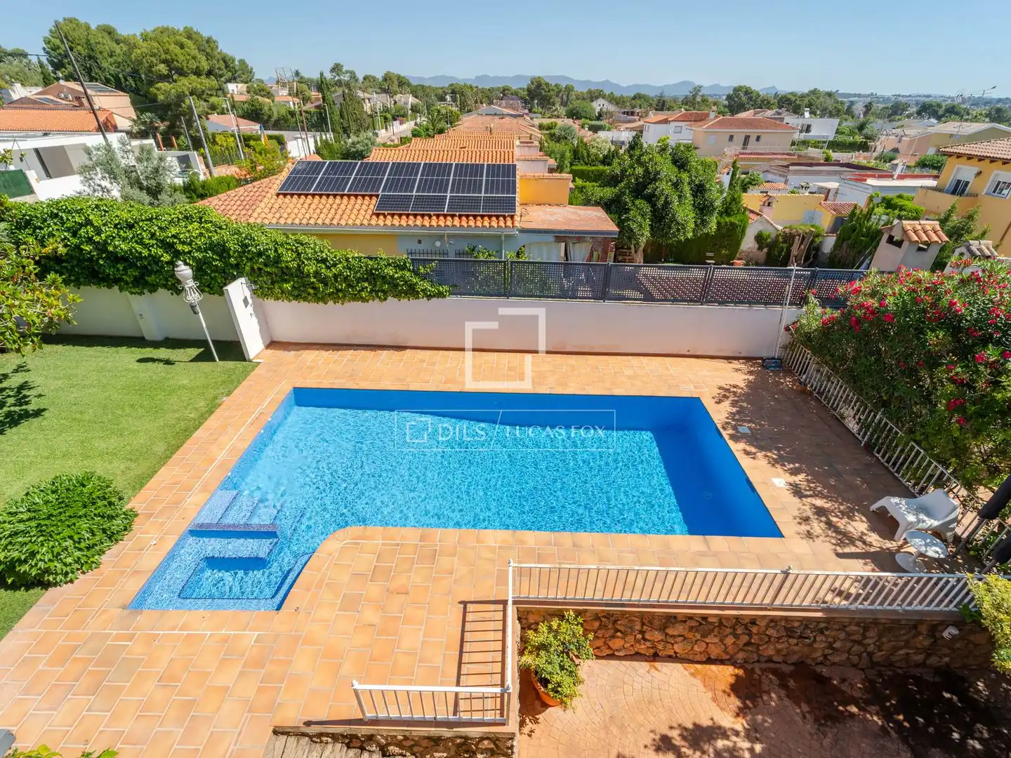 Piscina de Casa o xalet en venda en Riba-roja de Túria amb Aire condicionat, Jardí privat i Terrassa
