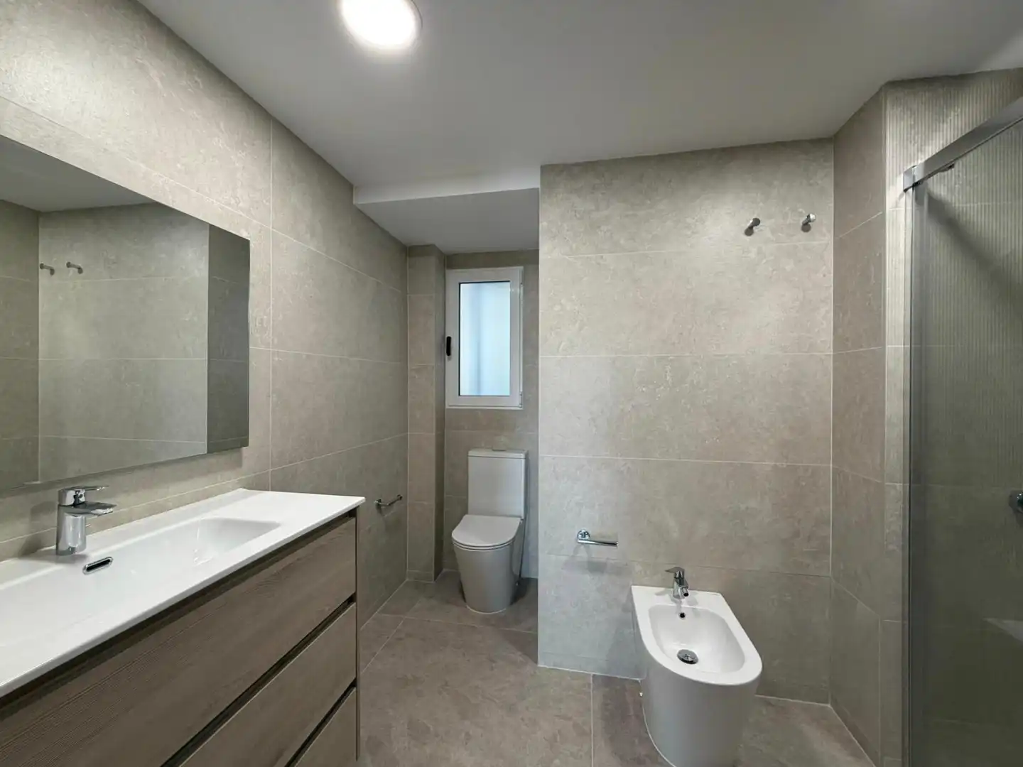 Flat for rent in Avenida AL VEDAT, Centro - Casco antiguo