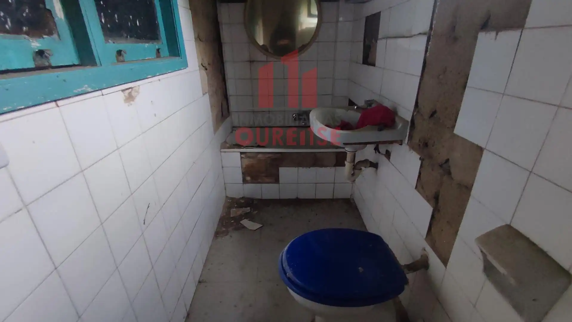 Bathroom of Houses for sale in Ourense Capital   with Private garden and Storage room