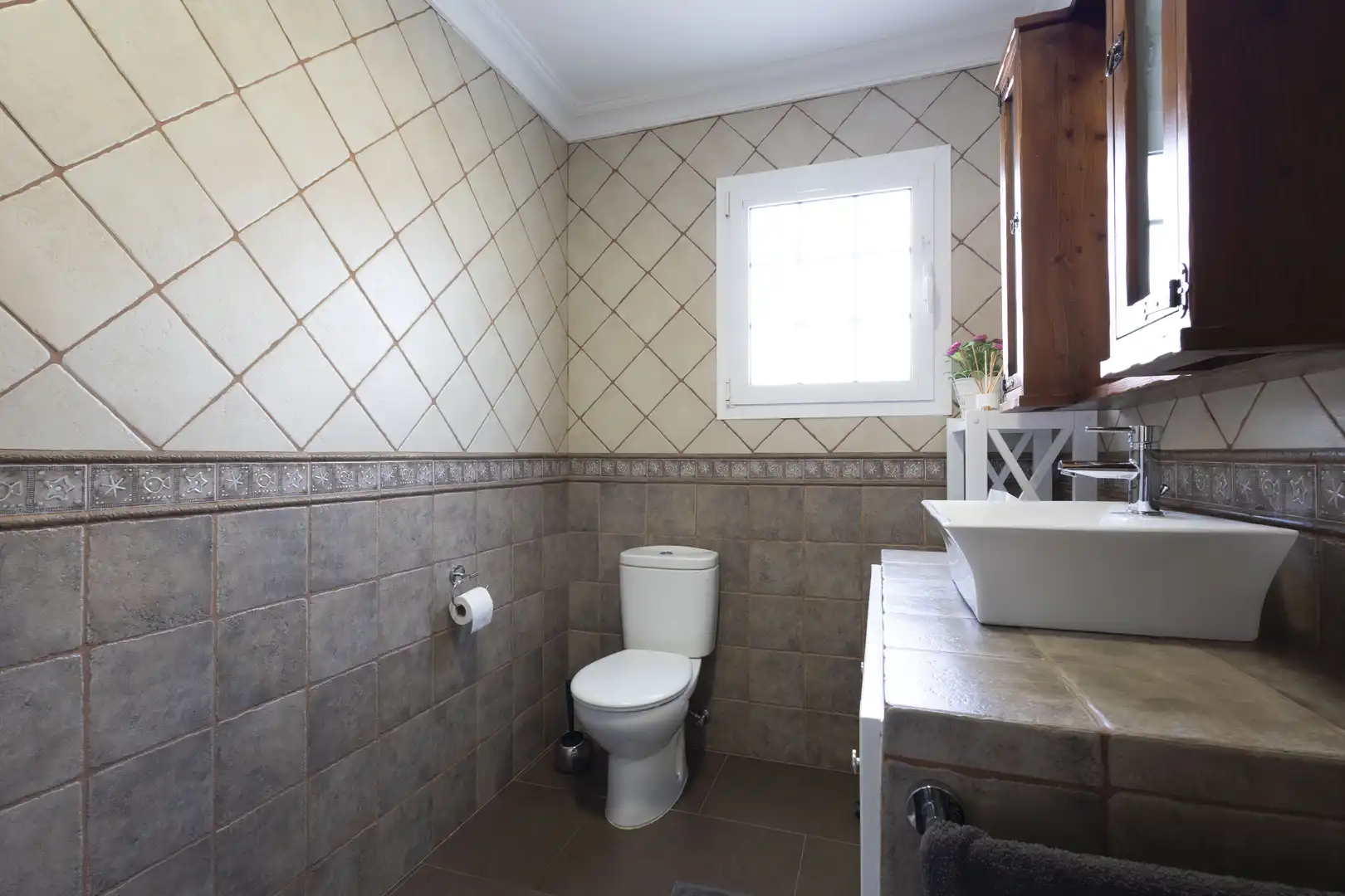 Badezimmer von Haus oder Chalet zum Verkauf in Candelaria mit Privatgarten, Terrasse und Abstellraum
