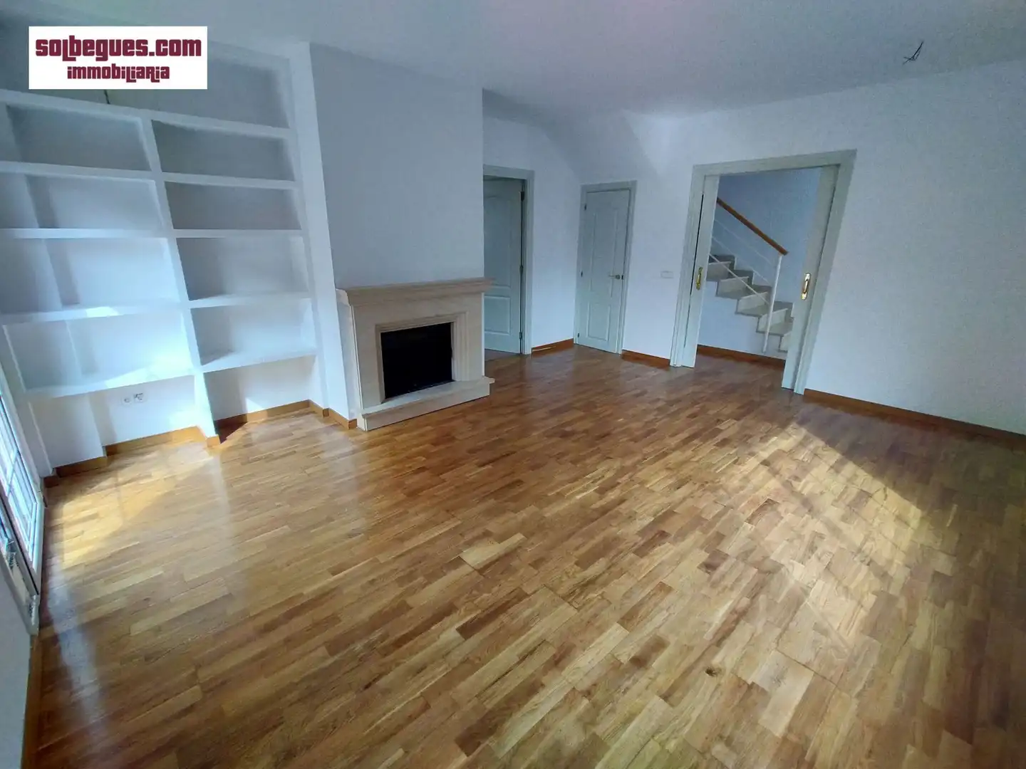Sala de estar de Casa adosada en venta en Begues con Calefacción, Jardín privado y Terraza