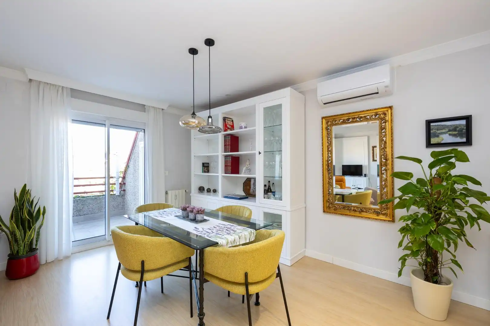 Esszimmer von Dachboden zum Verkauf in Granada mit Terrasse
