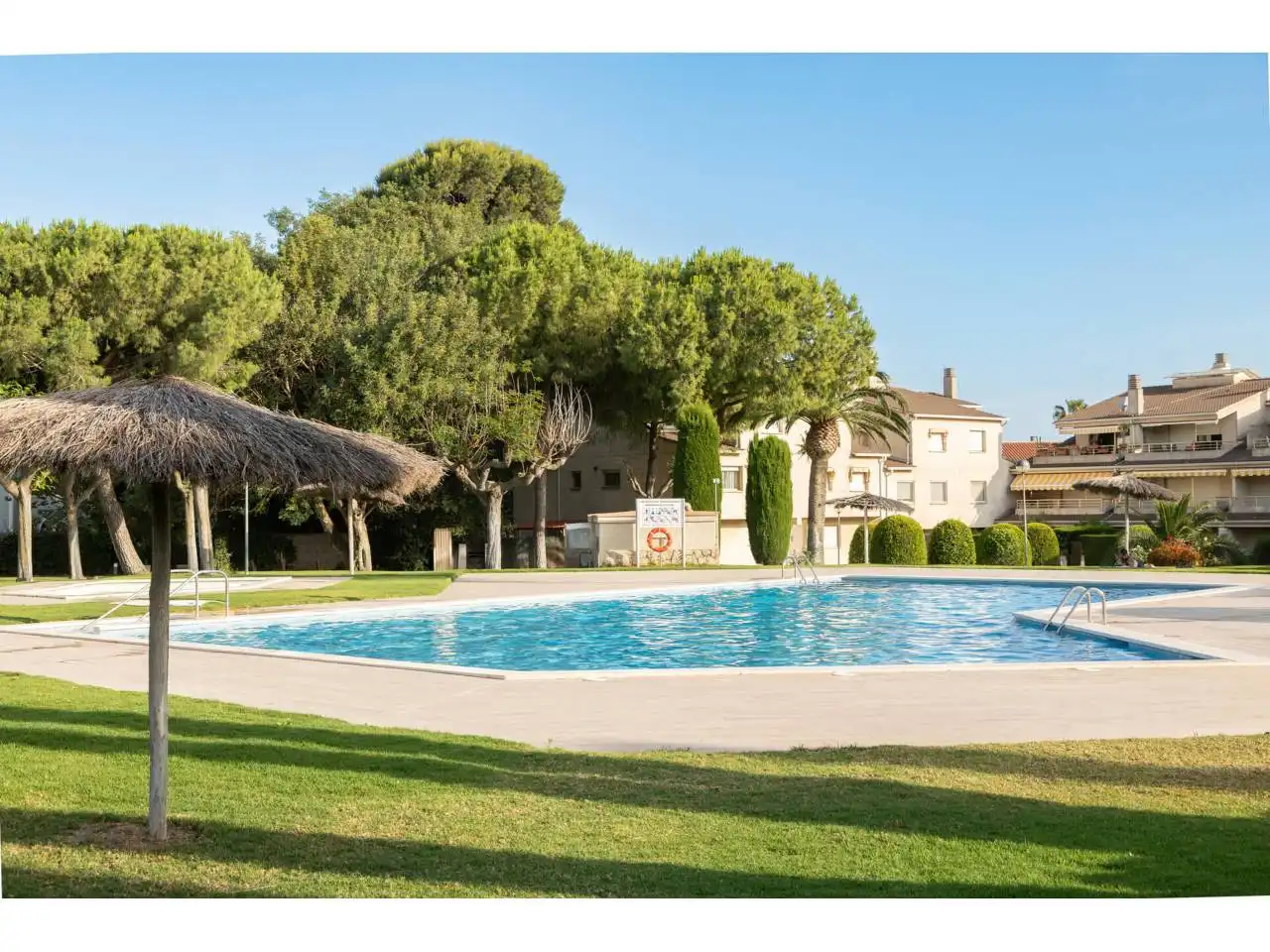 Swimming pool of Flat for sale in Cambrils  with Air Conditioner, Terrace and Furnished