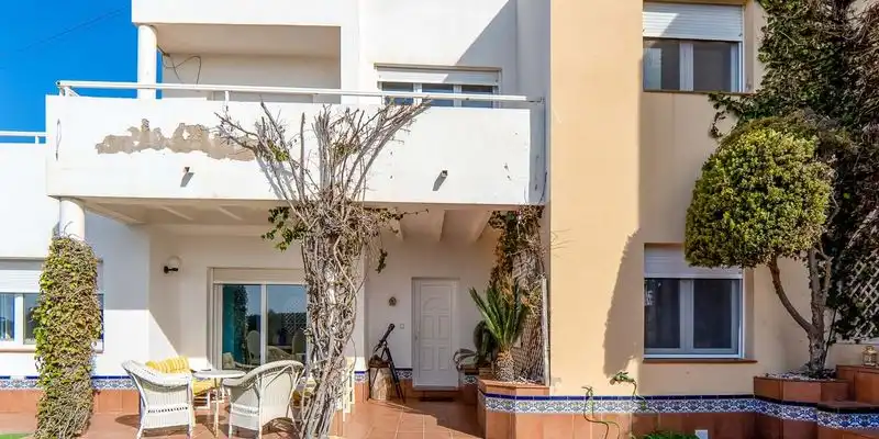 Vista exterior de Casa o xalet en venda en Cartagena amb Aire condicionat, Jardí privat i Terrassa