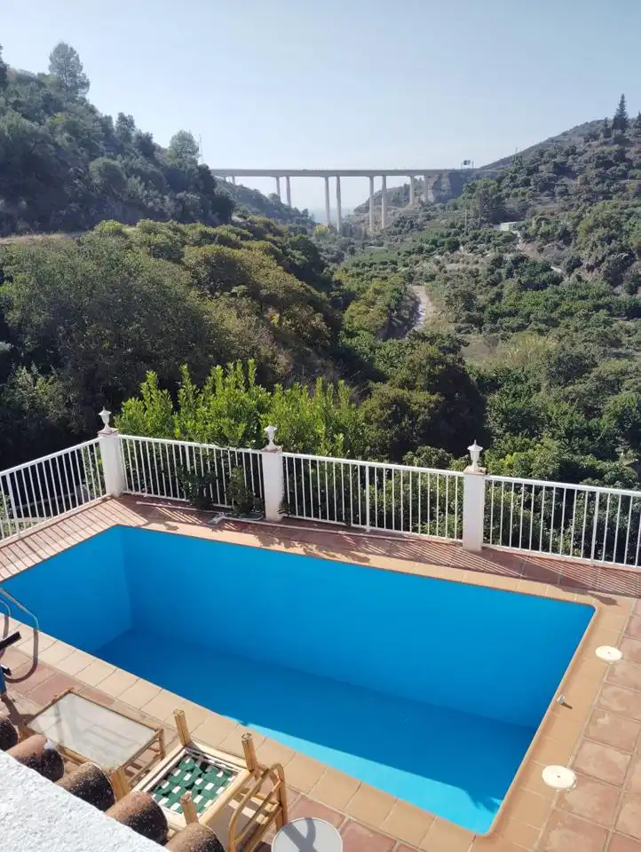 Casa rustica con piscina in vendita a Viaducto de río Jate