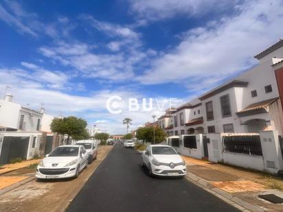 Exterior view of Single-family semi-detached for sale in Huévar del Aljarafe  with Air Conditioner, Heating and Storage room