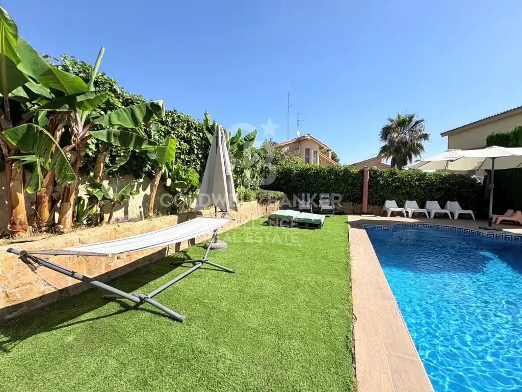 Houses for sale in Calle Goya-La Loma, La Loma