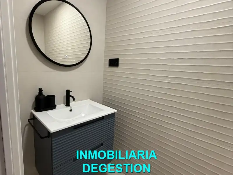Baño de Piso de alquiler en Linares con Aire acondicionado, Calefacción y Amueblado