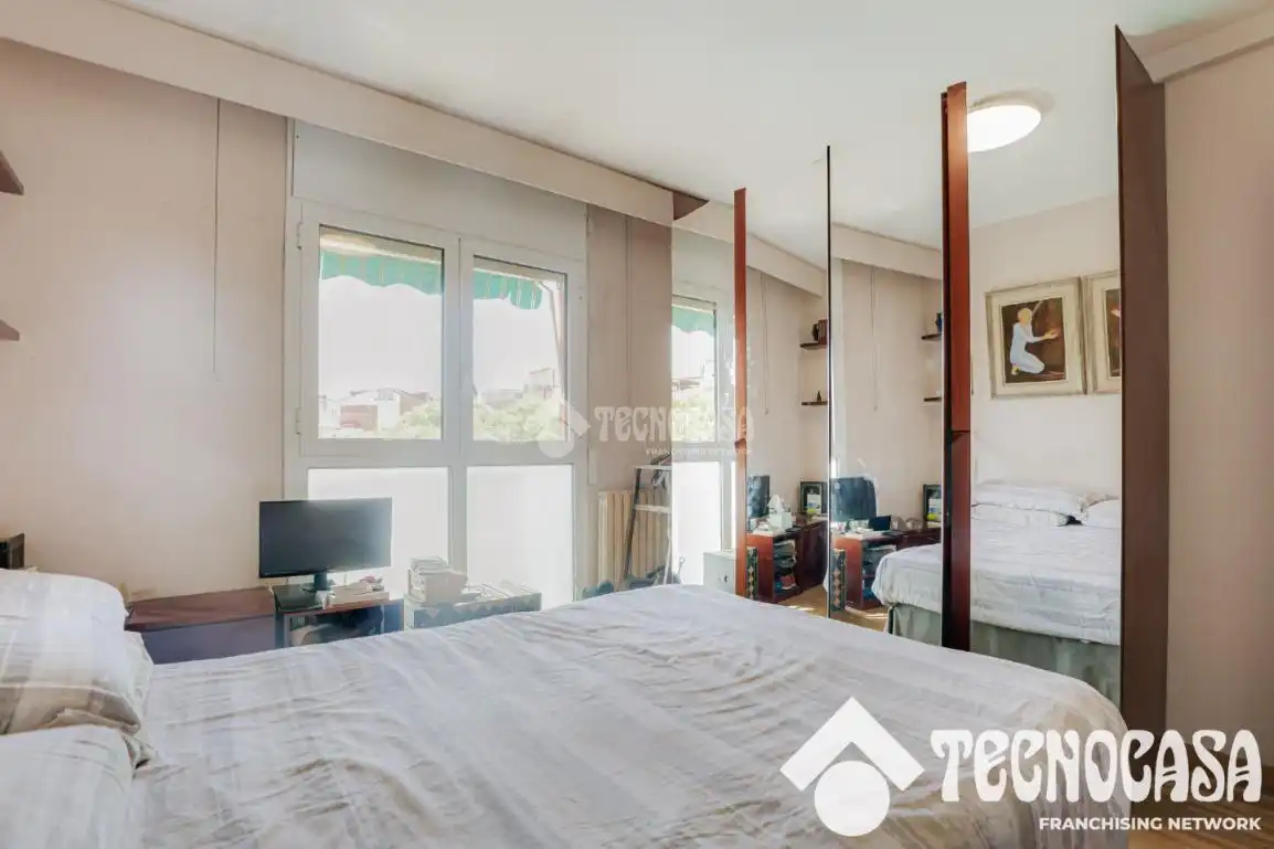 Habitación de Piso en venta en Barcelona con Aire acondicionado, Calefacción y Balcón
