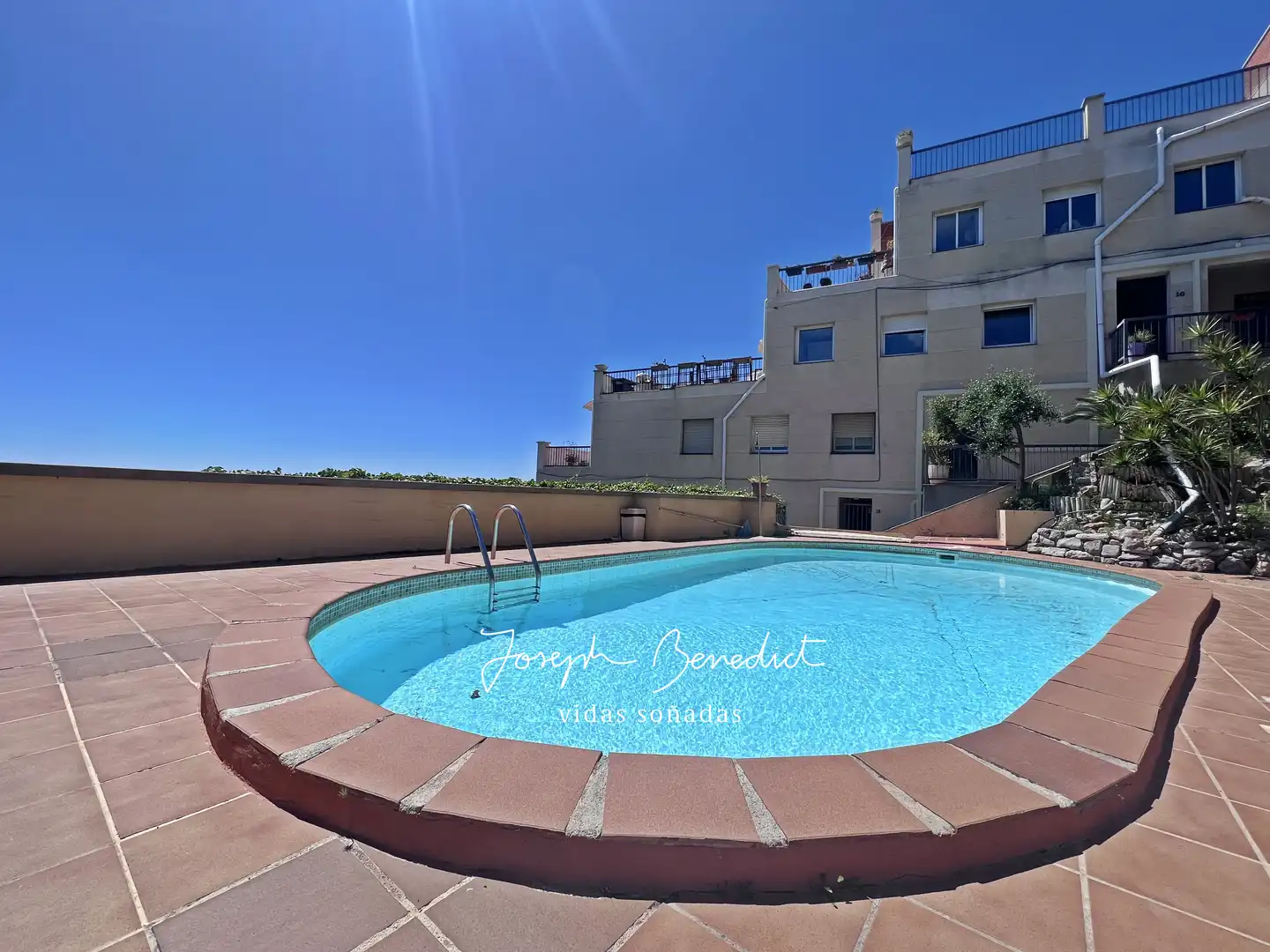 Piscina de Piso en venta en Castelldefels con Terraza, Horno y Balcón