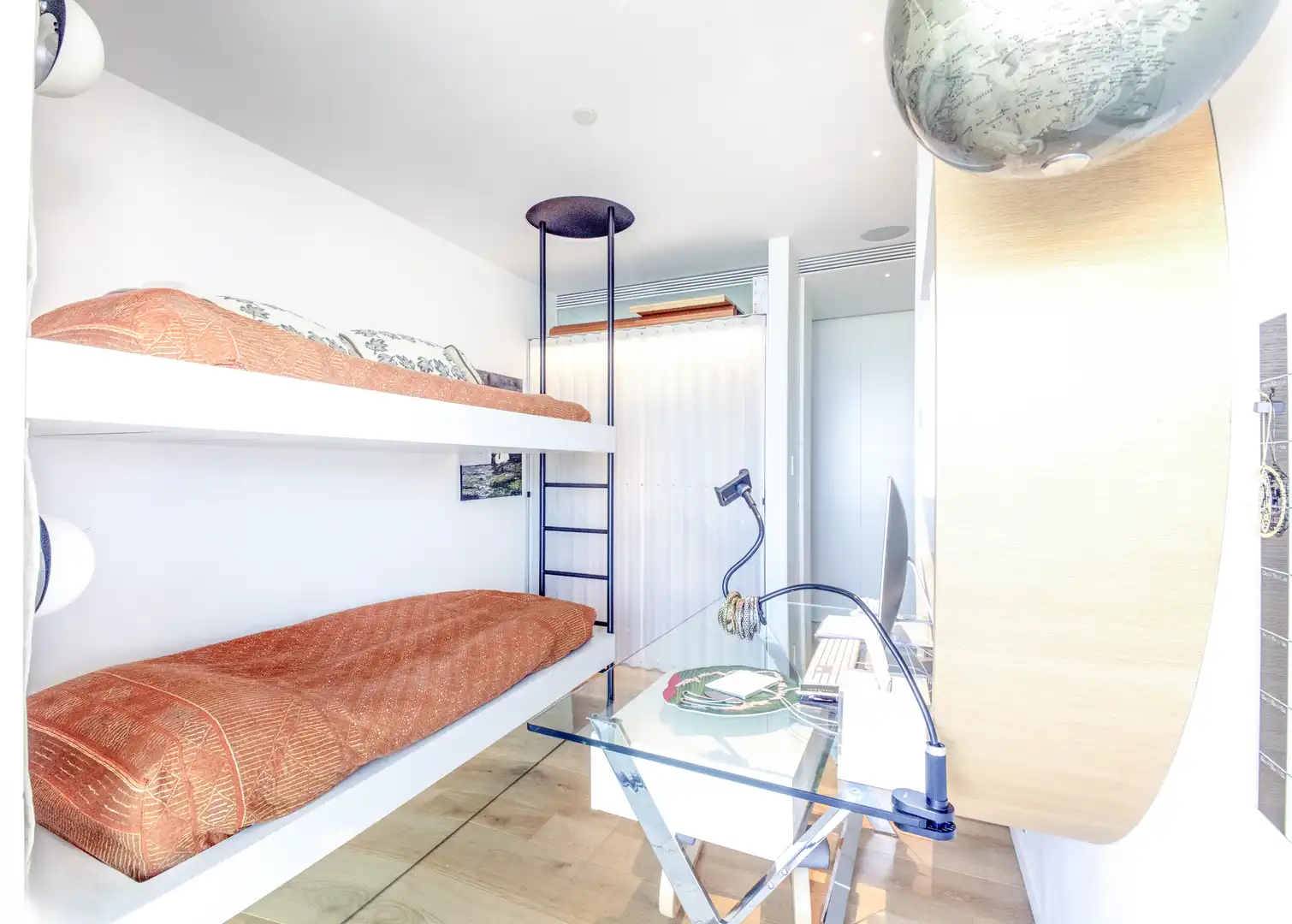 Schlafzimmer von Wohnungen zum Verkauf in Barcelona mit Klimaanlage, Terrasse und Schwimmbad