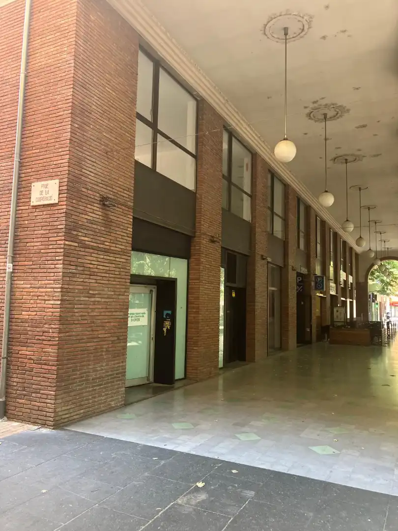 Büro zum Verkauf in Plaça Escultor Josep Clarà 7, imagen 20