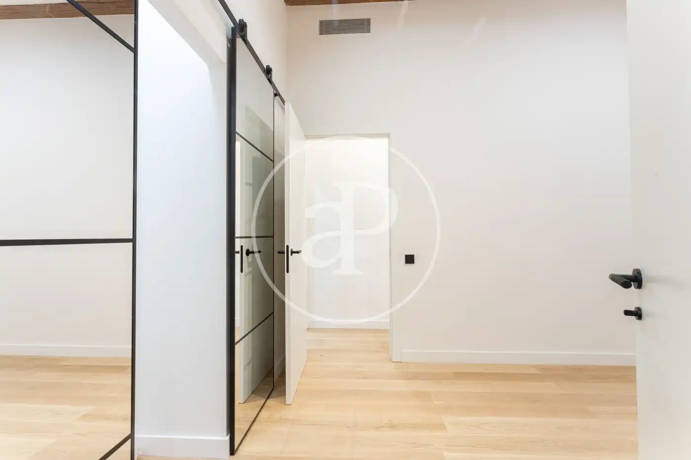 Piso en venta en Barcelona con Aire acondicionado, Calefacción y Balcón